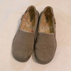 Comfy Canvas Keen Flats